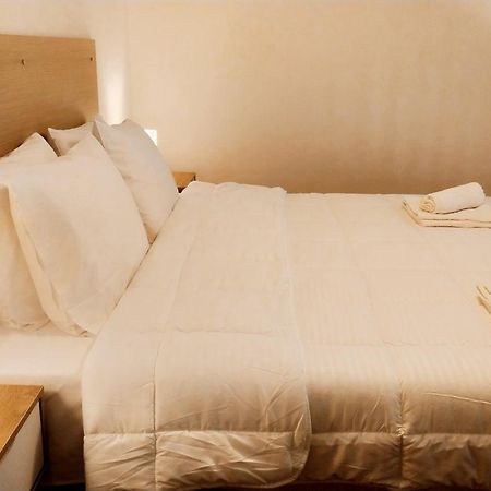 Uni Island - City Center Suites Ираклион Экстерьер фото