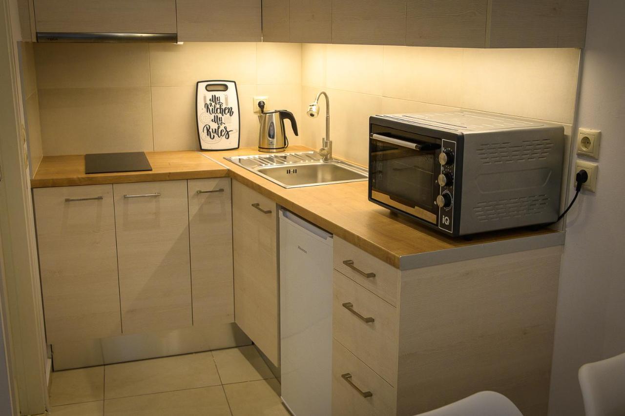 Uni Island - City Center Suites Ираклион Экстерьер фото