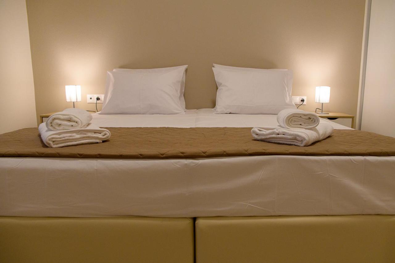 Uni Island - City Center Suites Ираклион Экстерьер фото