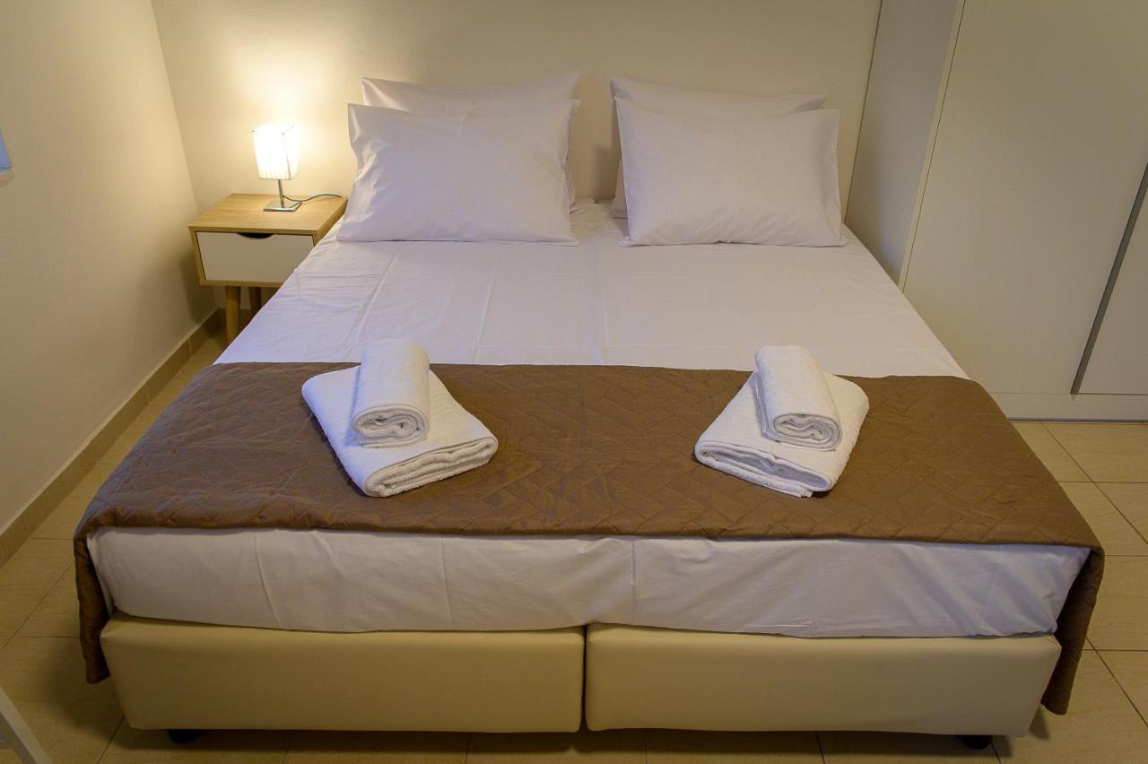 Uni Island - City Center Suites Ираклион Экстерьер фото