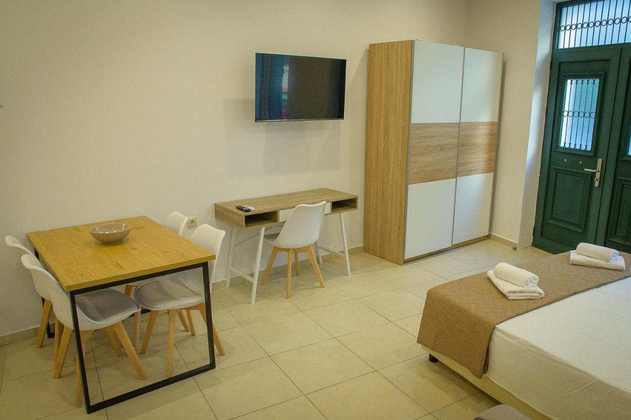 Uni Island - City Center Suites Ираклион Экстерьер фото